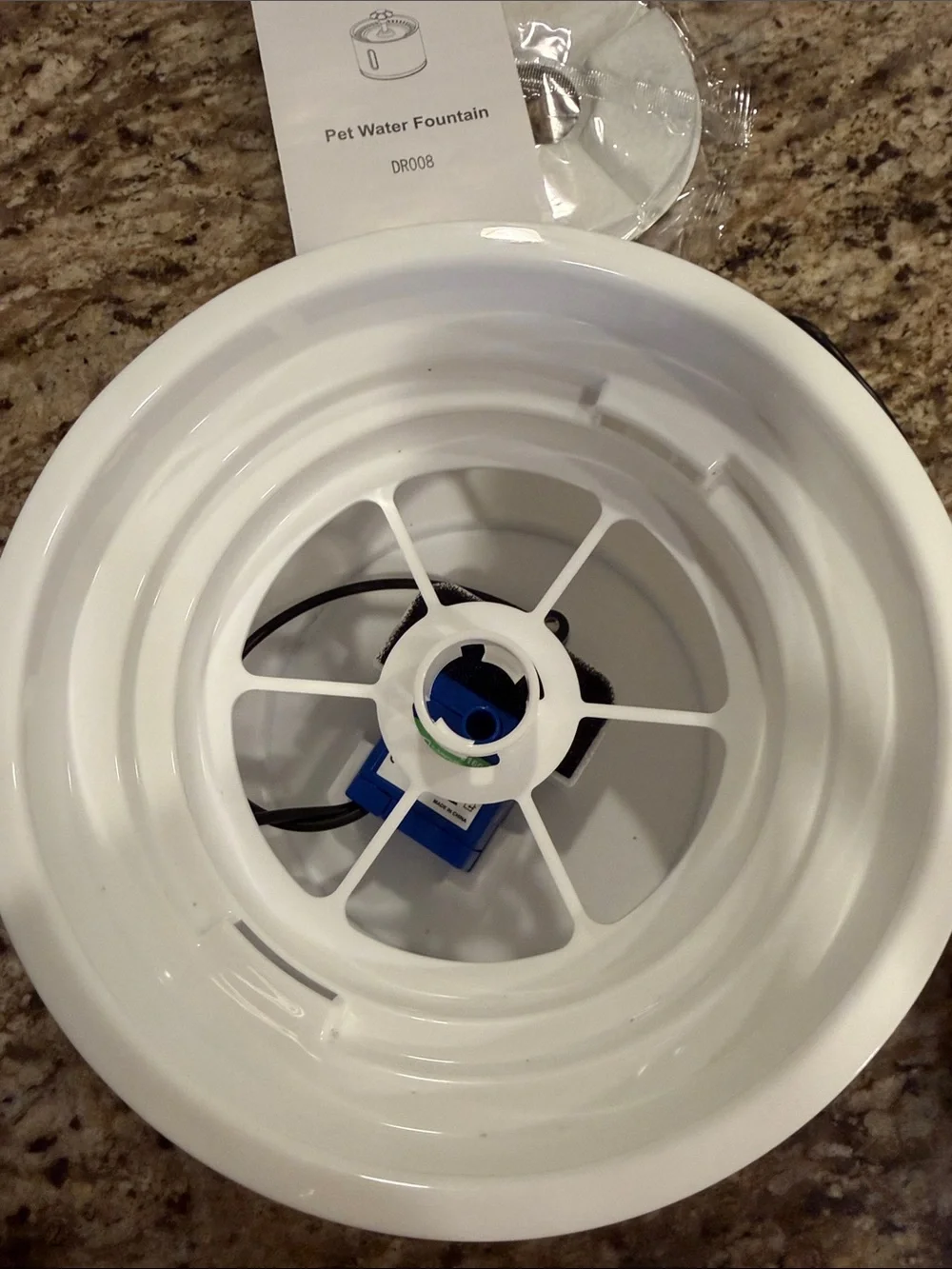 Pet Water Fountain, Continuous Flow, Illuminating Blue Light, 2.4 L (80 oz)